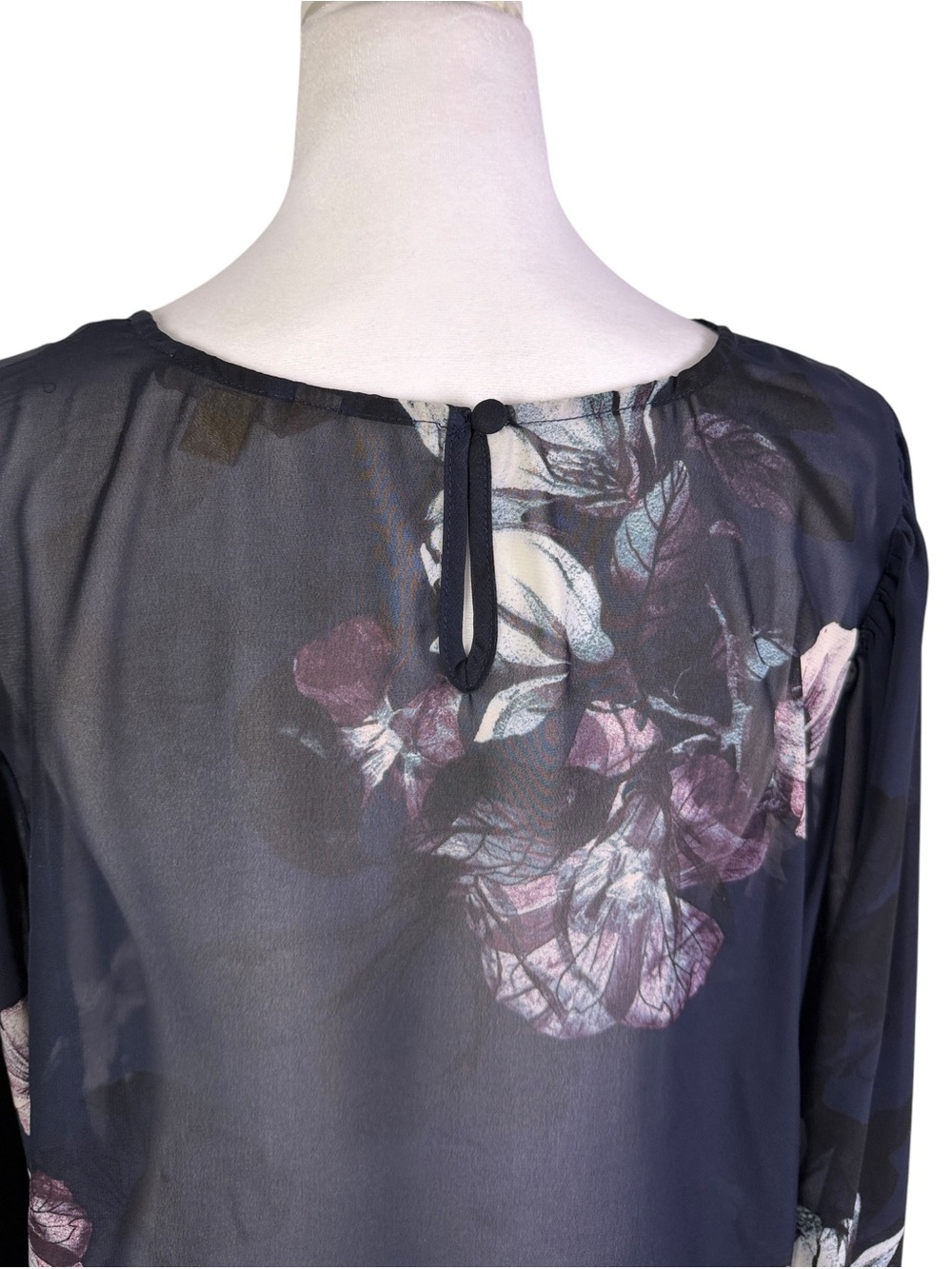 Hope & Harrow Navy Pink floral Sheer Blouse with Ballon sleeves Size L - Picture 6 of 11